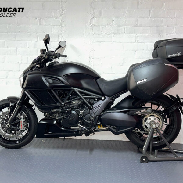 Diavel 1200 Dark